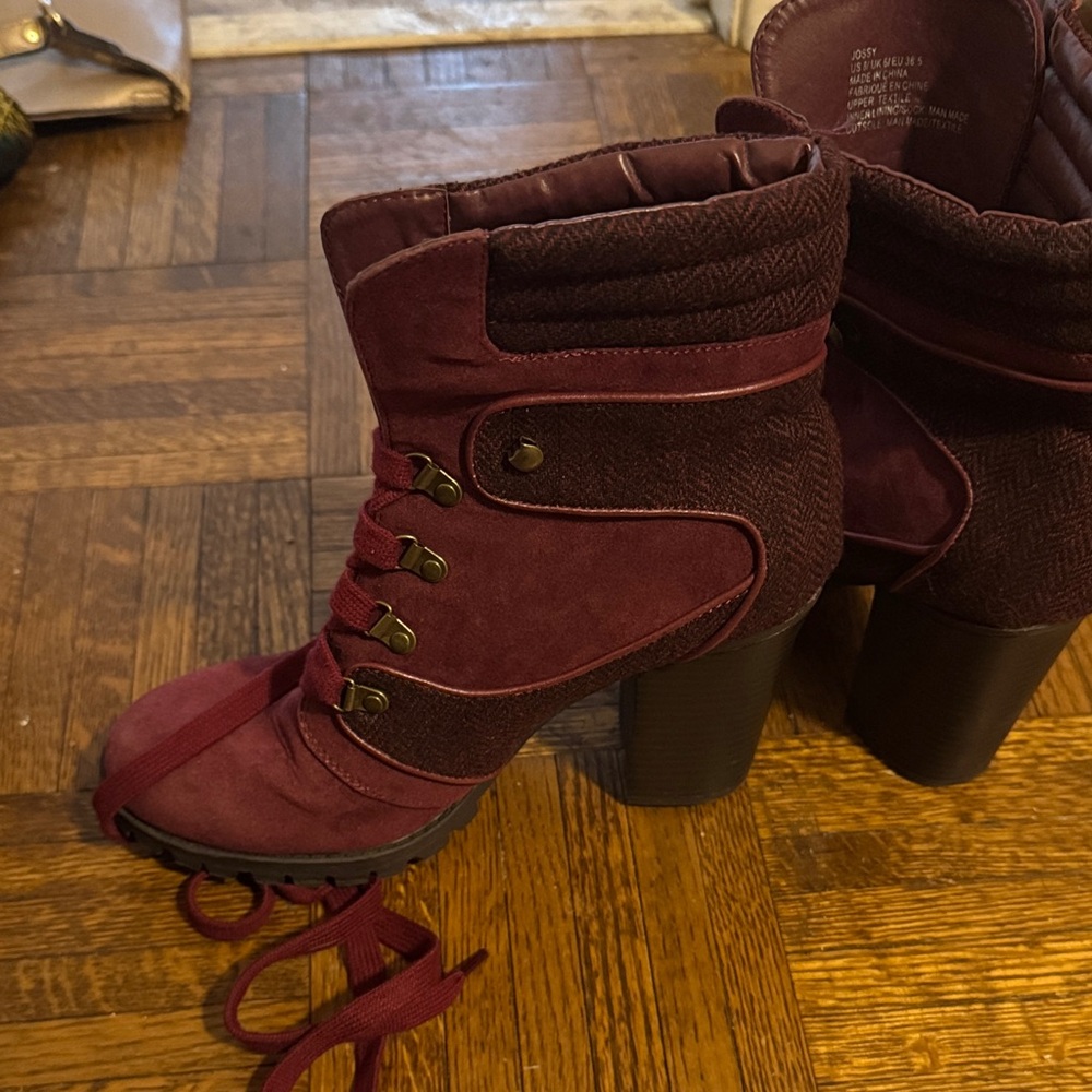 Stylish Burgundy Ankle Boots - Picture 3 of 3